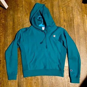 More like a Teal color